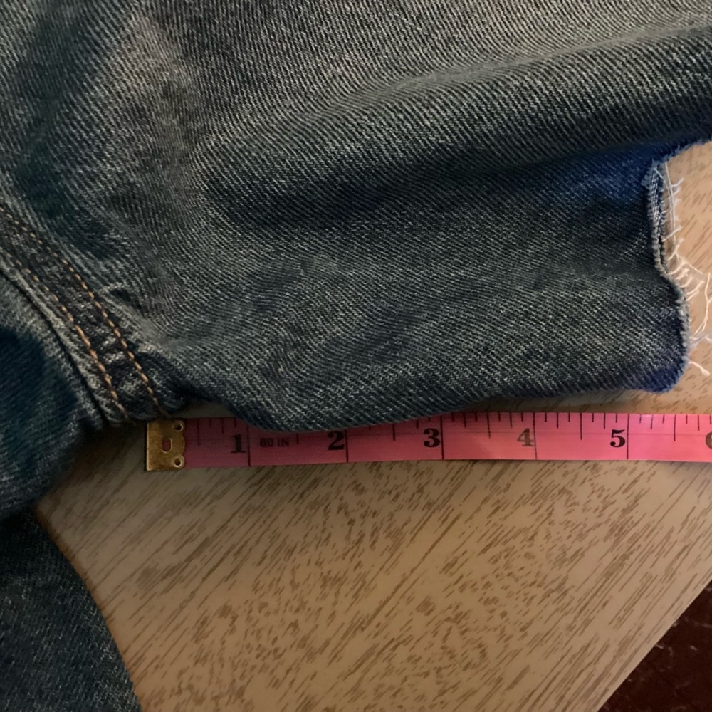 Old Navy NWT Distressed Dad Jean Shorts - 5 inch inseam - Picture 12 of 12